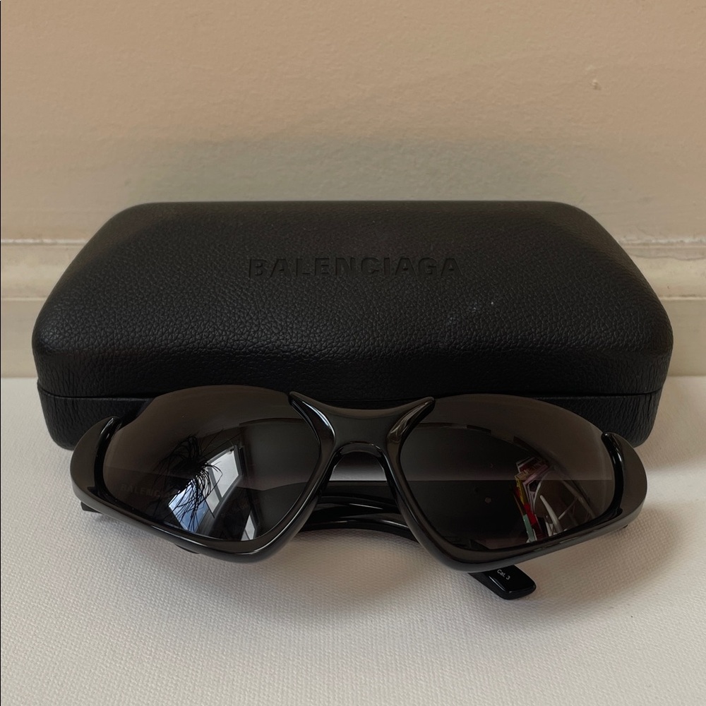 Balenciaga black sunglasses BB0202S made in Italy 100% authentic.